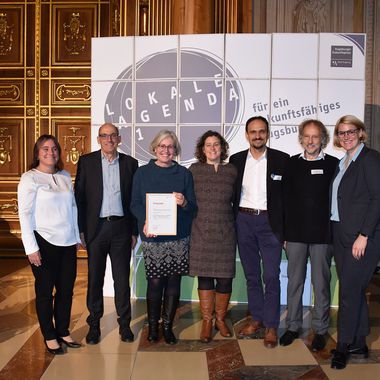 Das Team vom Lifeguide Augsburg freut sich über den Augsburger Zukunftspreis 2019.
